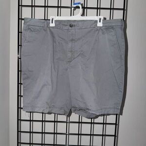 Izod Men's Flat Front Gray Shorts